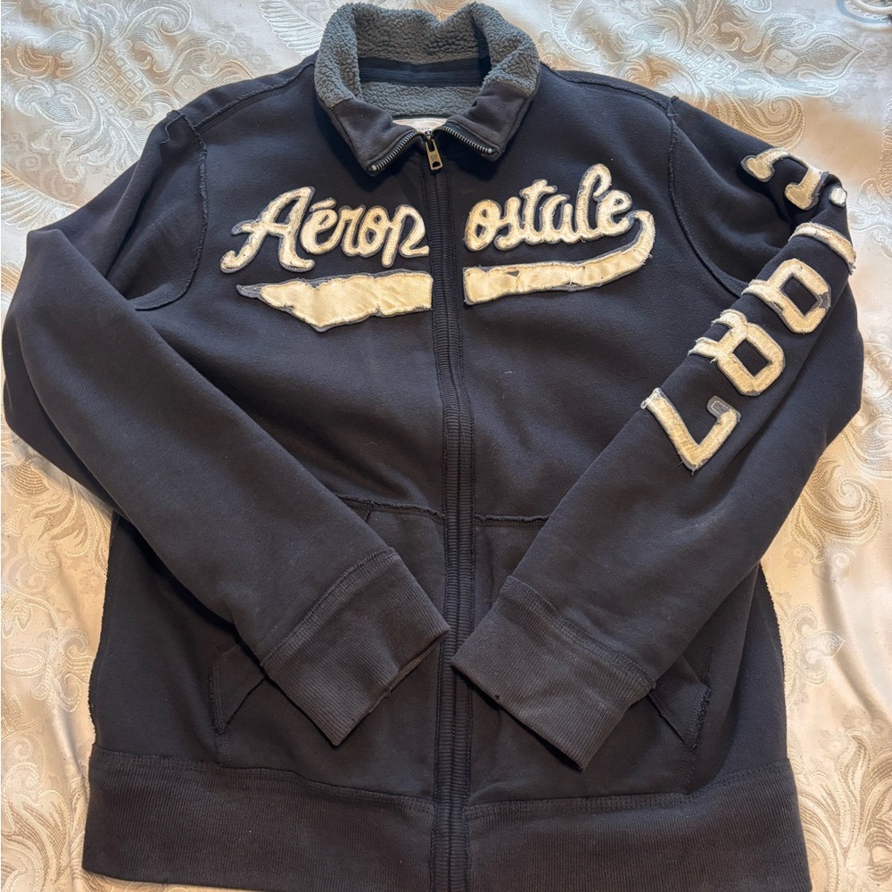 Aéropostale Black Zip-Up Sweatshirt with Cream Appliqué